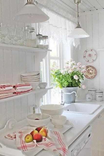 Idee decorative per sala da pranzo in stile shabby chic