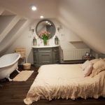 Camera da letto con bagno a vista