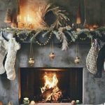 addobbi natalizi camino moderno