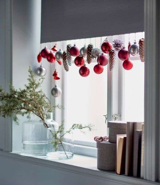 come decorare le finestre per natale