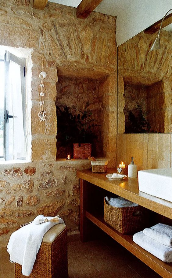 bagni rustici in pietra e legno 5