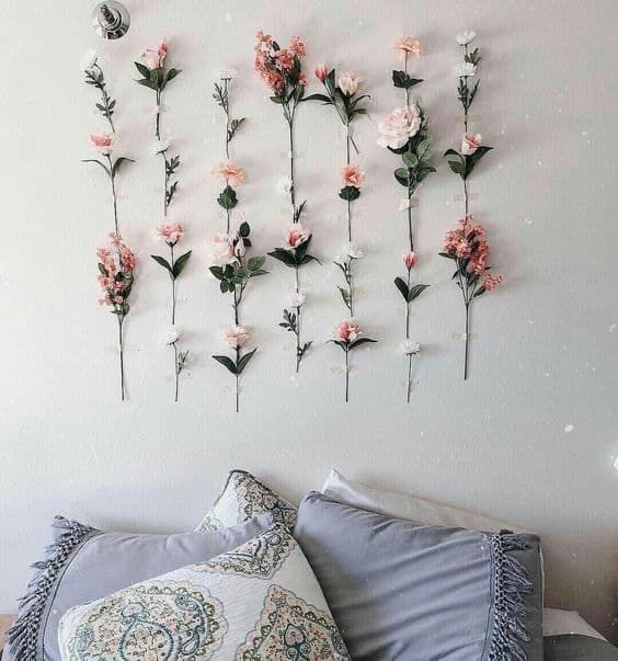 fiori essiccati sulle pareti