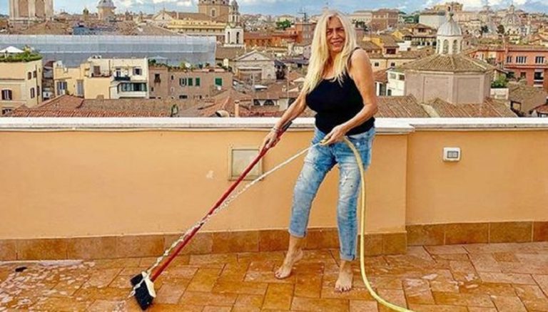 Mara Venier terrazzo casa a Roma