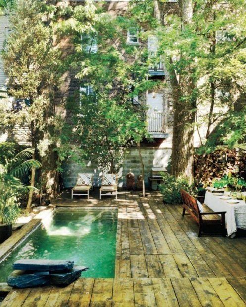 piscina per giardino nella natura
