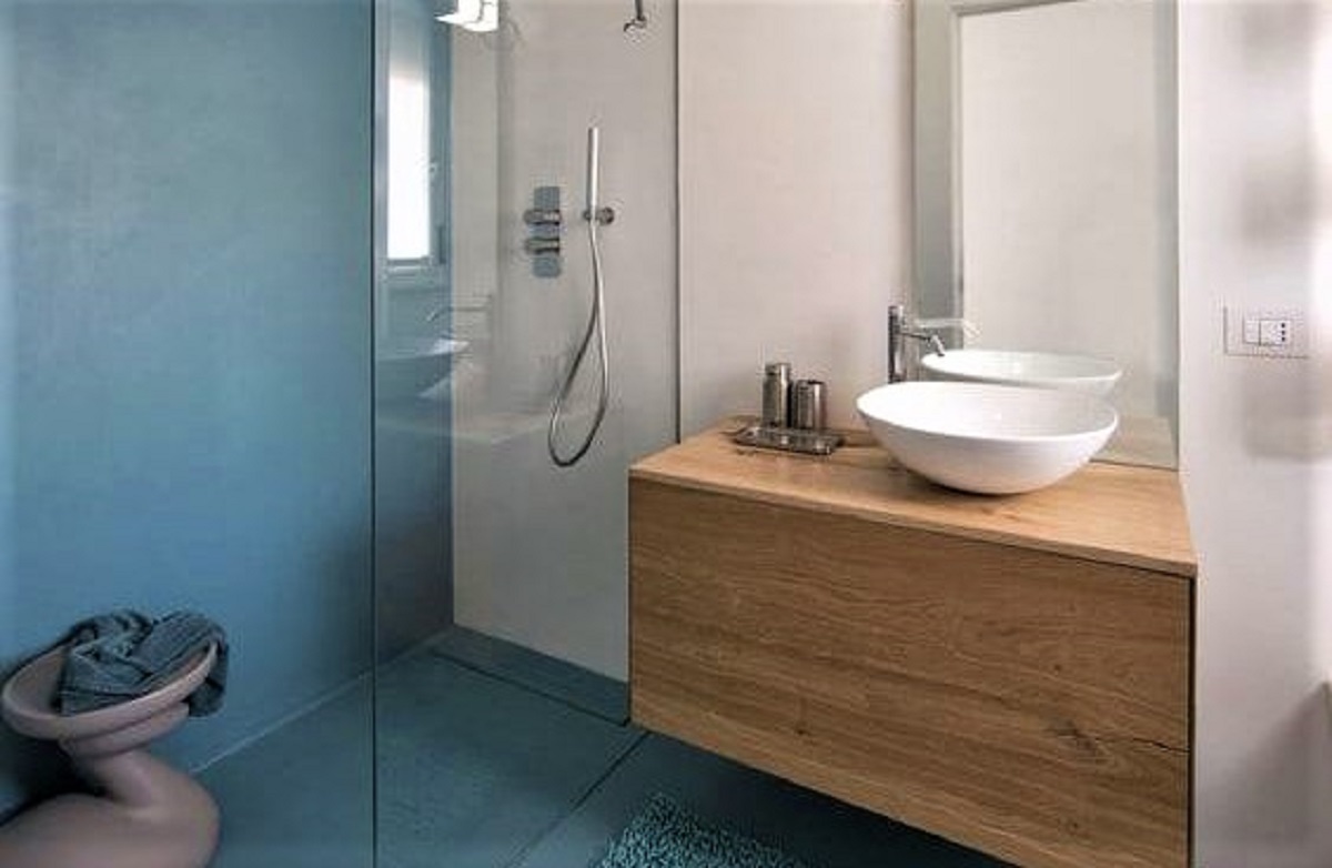 decorare bagno color ottanio