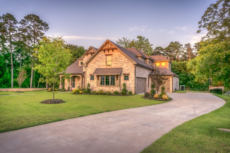 villa di lusso con giardino