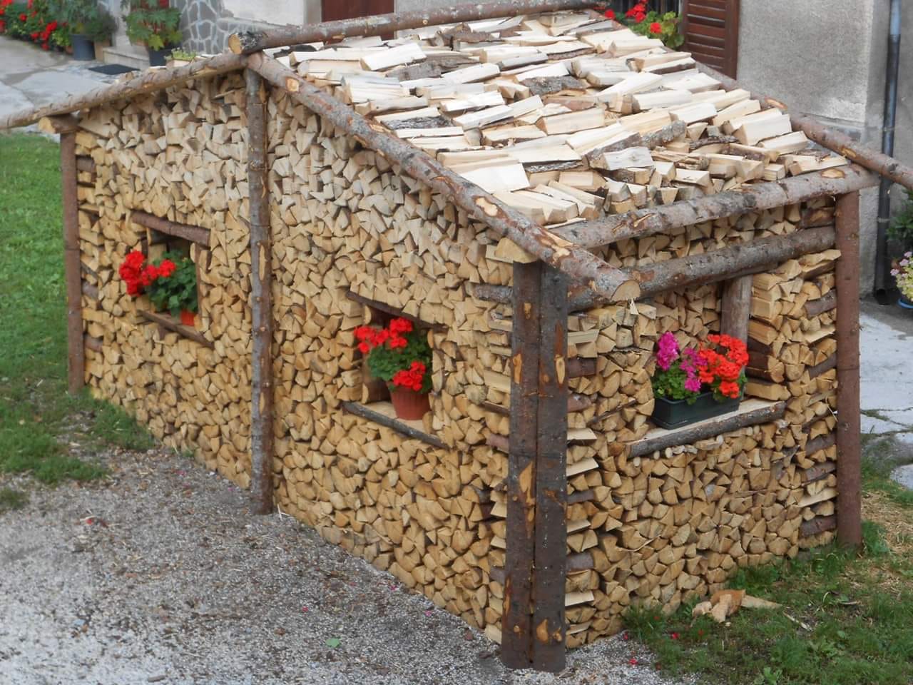 Portalegna da esterno: idee e consigli per l'outdoor