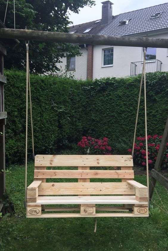 Dondolo fai da te da giardino pallet