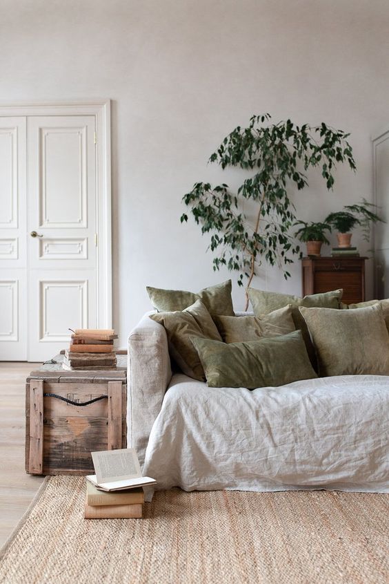 Rivestire il divano con lino bianco