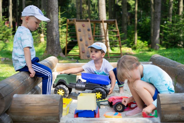 Attività in giardino per bambini