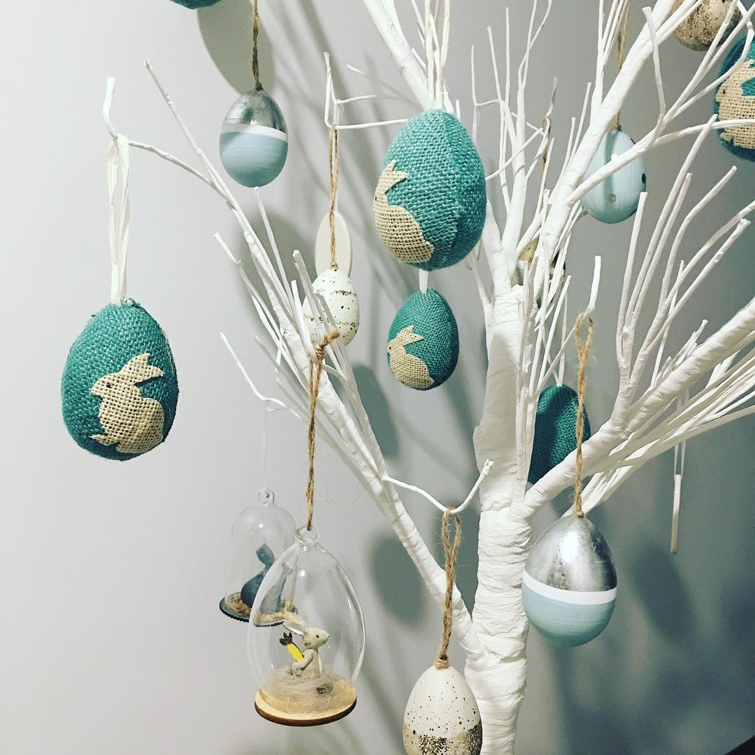 decorazione alberi pasquali