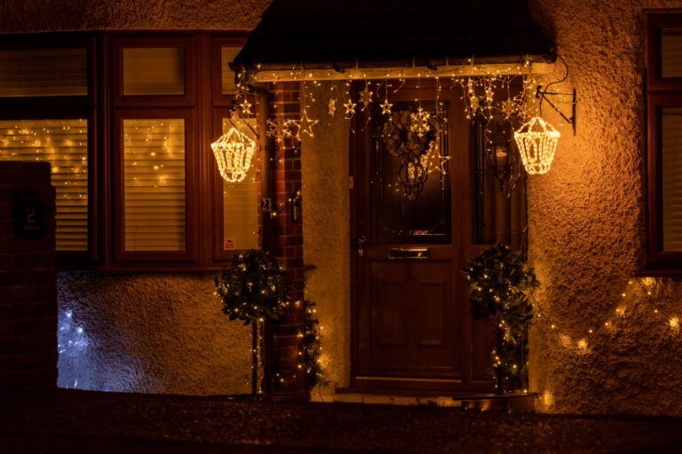 Decorazioni natalizie esterno casa