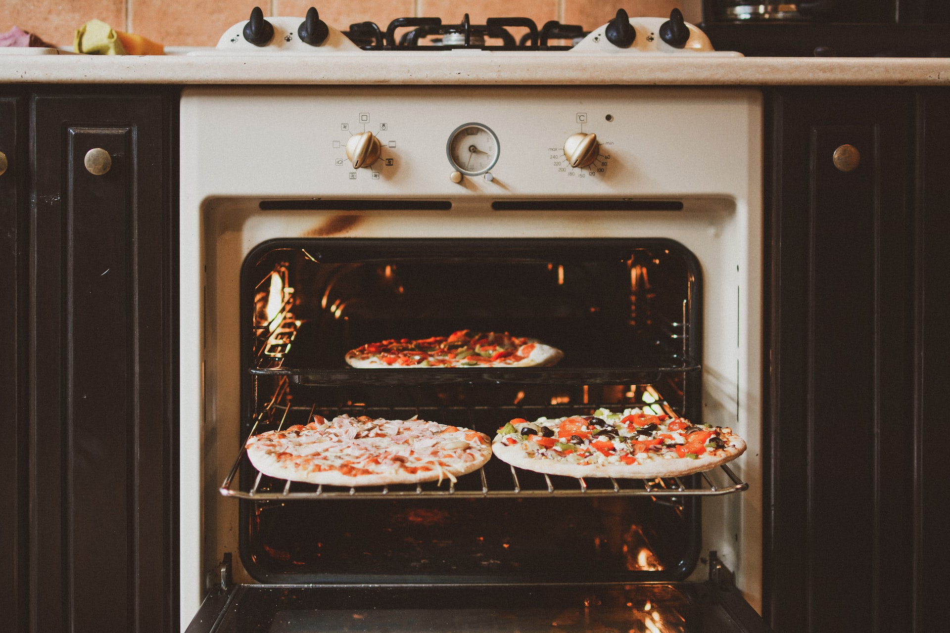 come aggiustare sportello del forno