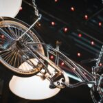 appendere bicicletta al soffitto