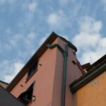 come pulire le grondaie senza salire sul tetto