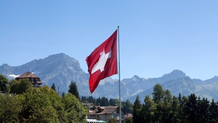 Obbligo di bollo per auto in Svizzera: tutto ciò che devi sapere