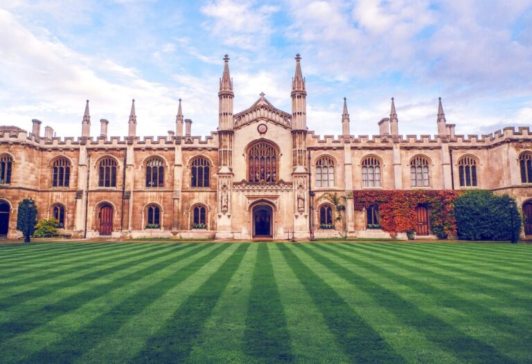 Storia e tradizione Oxford e Cambridge